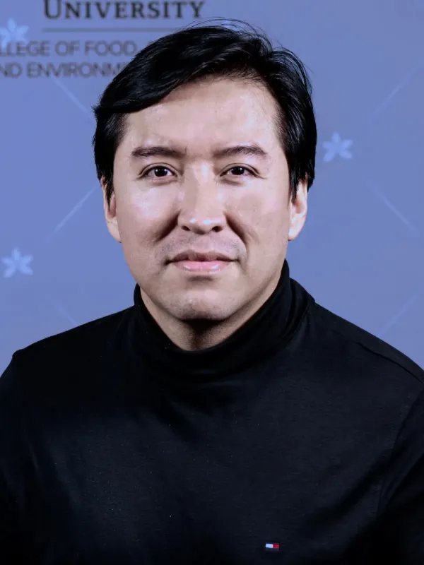 A photo of Alexis Villacis